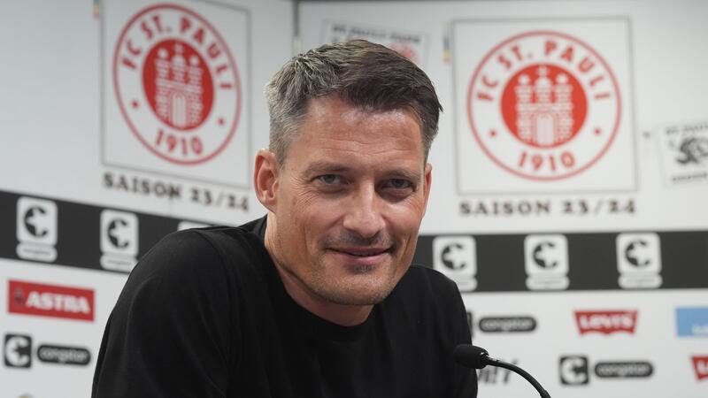 Bestätigt: St. Pauli holt Blessin als Hürzeler-Nachfolger Der FC St. Pauli hat Alexander Blessin offiziell als neuen Trainer vorgestellt.