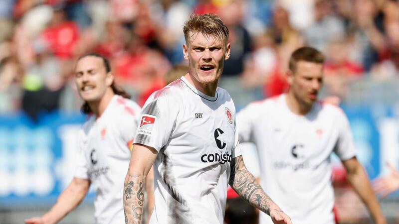 St. Pauli ist Meister, Hansa steigt ab Der FC St. Pauli hat sich die Zweitliga-Meisterschaft gesichert.