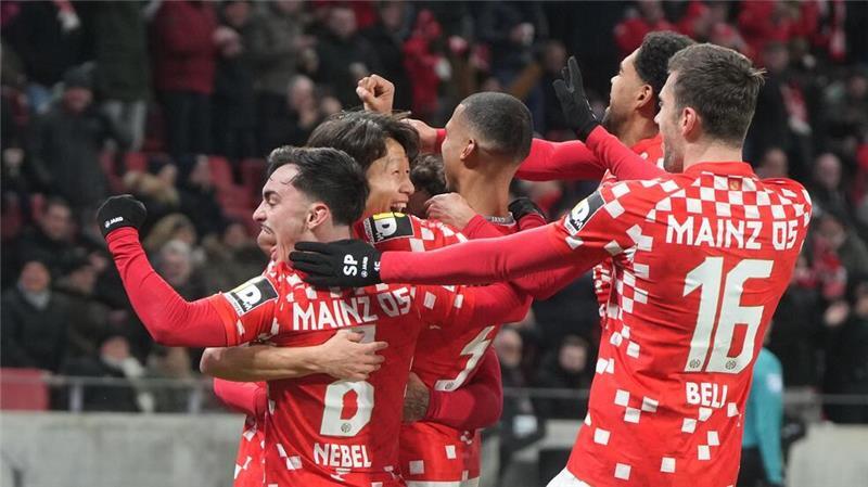 Kompanys Bayern kassieren in Mainz erste Bundesliga-Pleite Der FSV Mainz 05 düpierte zu Hause den FC Bayern München.