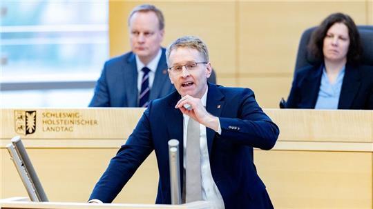 Der Fachkräftemangel ist laut Daniel Günther eine riesengroße Aufgabe für den Arbeitsmarkt. (Archivbild)