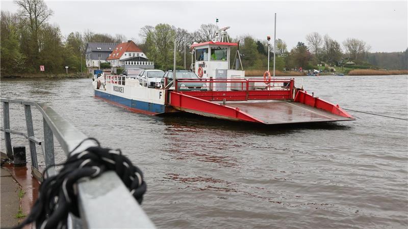 Der Fährbetrieb von Missunde nach Brodersby wird ab 4. März vorläufig eingestellt. (Archivbild)