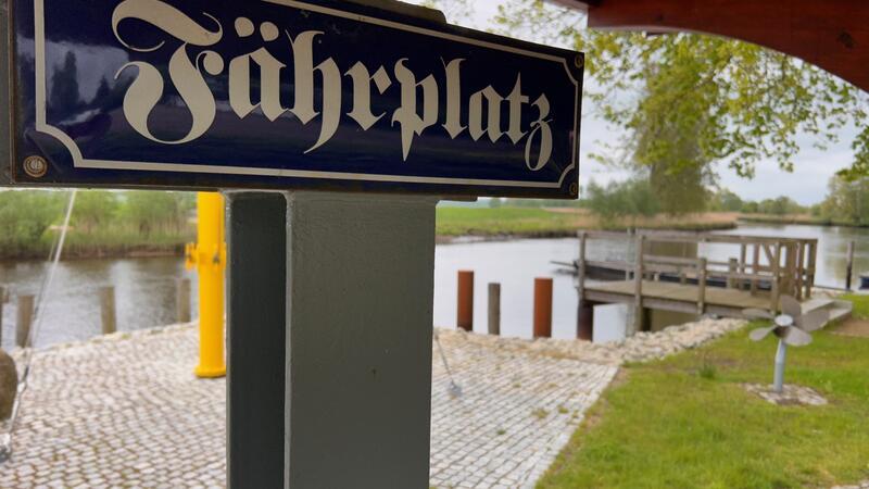 Der Fährplatz in Gräpel wurde vor drei Jahren komplett neu gestaltet, das Projekt wurde über Leader-Mittel gefördert. Die Leader Region sucht nun weitere Ideen.