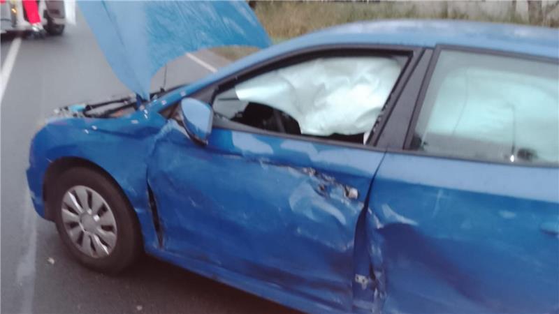 Heftiger Unfall auf der L111 bei Stade – ein Autofahrer verletzt Der Fahrer des Skoda wurde bei dem Unfall verletzt.