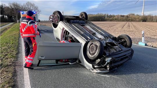 Der Fahrer des VW Up verunglückte zwischen Linah und Sandkrug.