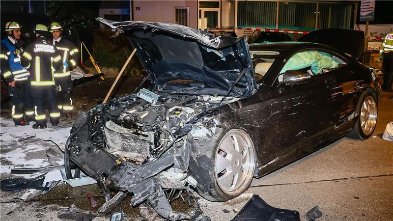 Mutmaßliches Autorennen mit Toten: Person weiter flüchtig Der Fahrer des am Unfall beteiligten Pkw wurde festgenommen.