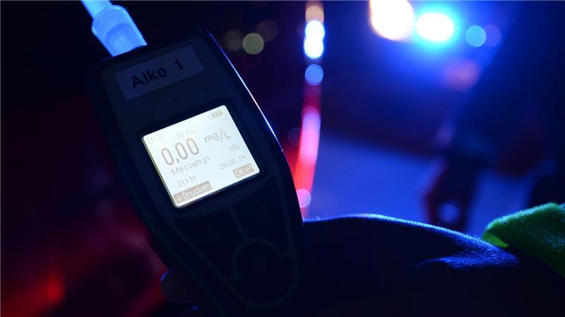 Der Fahrer machte einen freiwilligen Alkoholtest (Symbolbild).