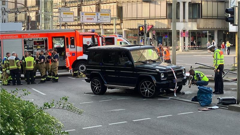 Bewährungsstrafe nach tödlichem Autounfall in Stuttgart Der Fahrer war in der Stuttgarter Innenstadt mit seinem Geländewagen von der Straße abgekommen. (Archivbild)