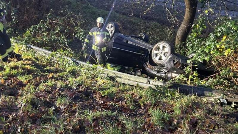 Der Fahrer war nach dem Unfall zu Fuß geflüchtet.