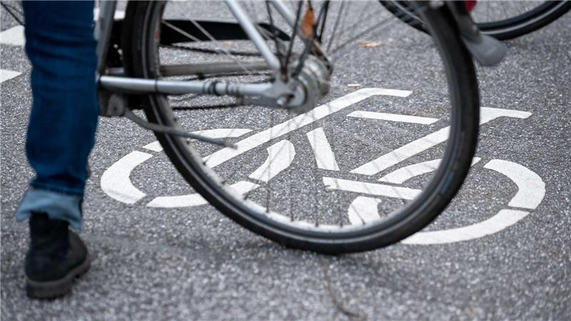 Der Fahrradfahrer war einer Polizeistreife in Cuxhaven aufgefallen (Symbolbild).