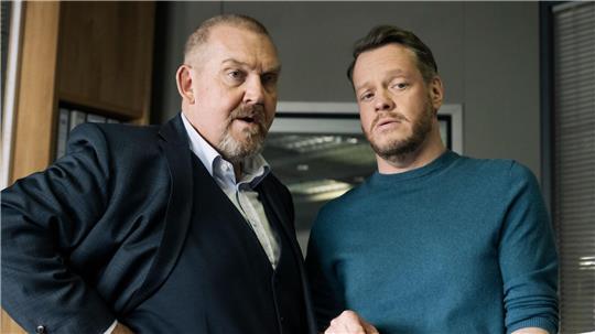 Der Fall führt die „Tatort“-Kommissare Max Ballauf (Klaus J. Behrendt) und Freddy Schenk (Dietmar Bär) zum legendären „Colonius“-Turm. 