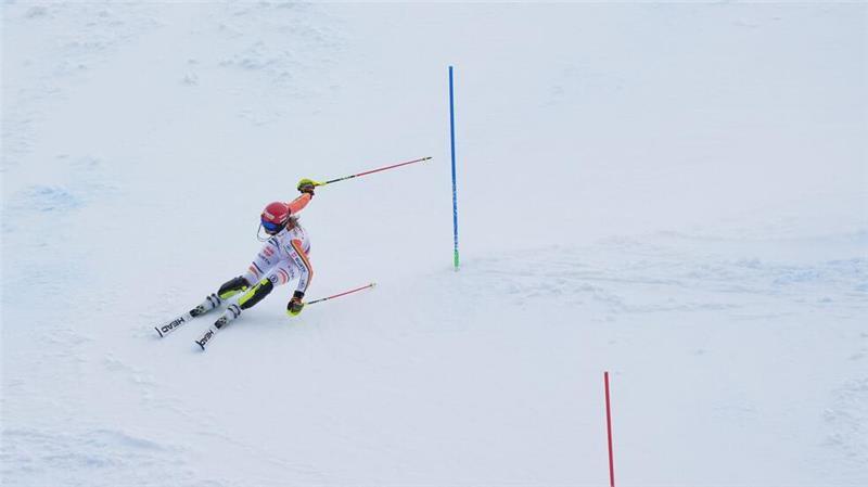 Der Fehler, der die Medaille kostet: Lena Dürr patzt im Torlauf der Team-Kombination.