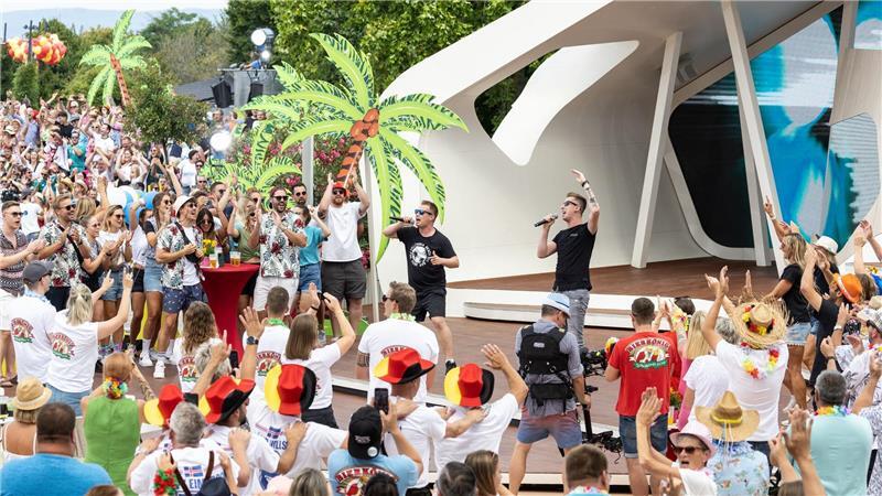 Der „Fernsehgarten“ feiert auch gerne Motto-Partys - etwa „Mallorca vs. Oktoberfest“. (Archivbild)
