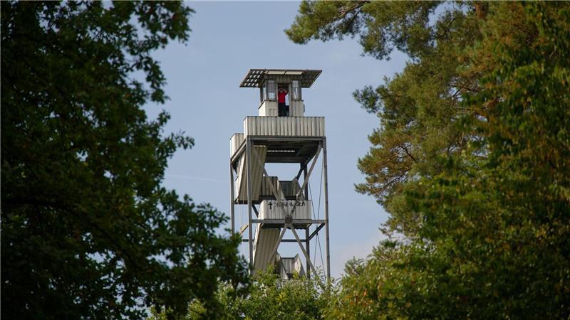 Auf dem Turm im Wald - Rudolf Hoffmann ist Feuerwächter Der Feuerwachturm Galgenberg am nördlichen Rand des Ruhrgebiets ist Teil eines Verbundes.