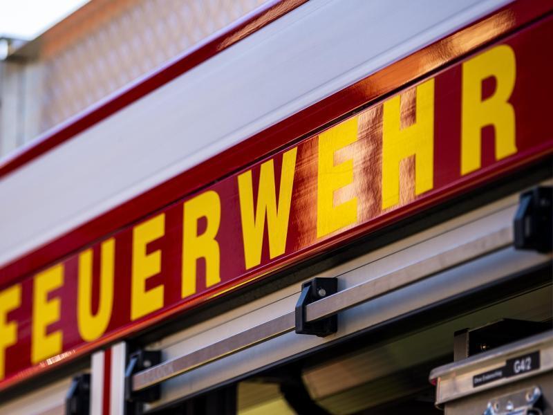 Der Feuerwehr-Neubau in Horneburg hat 3,3 Millionen Euro gekostet. Foto: David Inderlied/dpa/Symbolbild