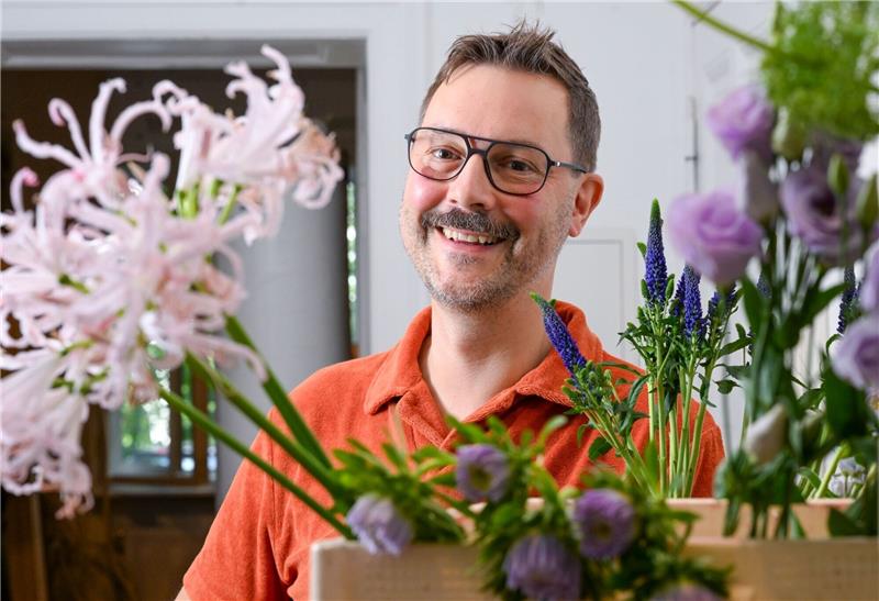 Berliner Florist gewinnt Weltmeisterschaft Der Florist Nicolaus Peters hat Floristik-Weltmeisterschaft in England gewonnen.