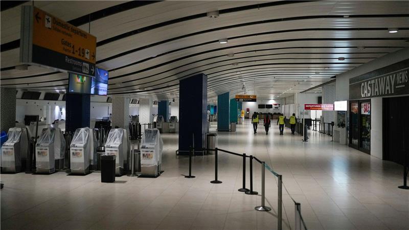 Opferzahl nach Hurrikan-Katastrophe in Karibik steigt weiter Der Flughafen von Montego Bay musste tagelang geschlossen bleiben.