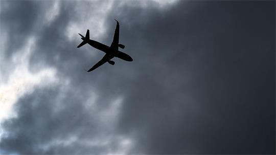 Der Flughafenverband ADV kritisiert die Rahmenbedingungen, mit denen die Luftfahrt in Deutschland konfrontiert ist. (Symbolbild)