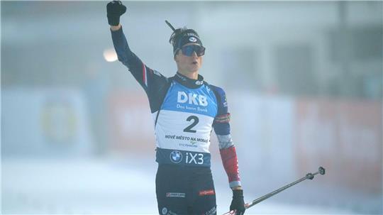 Der Franzose Éric Perrot darf über den Sieg im Gesamtweltcup jubeln. (Archivbild) 