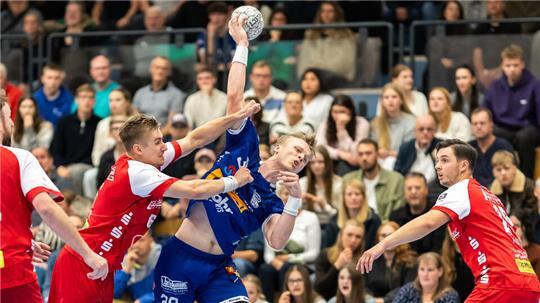 Der Fredenbecker Handballer Nils Schröder glänzte gegen Ahlen in Angriff wie Abwehr.