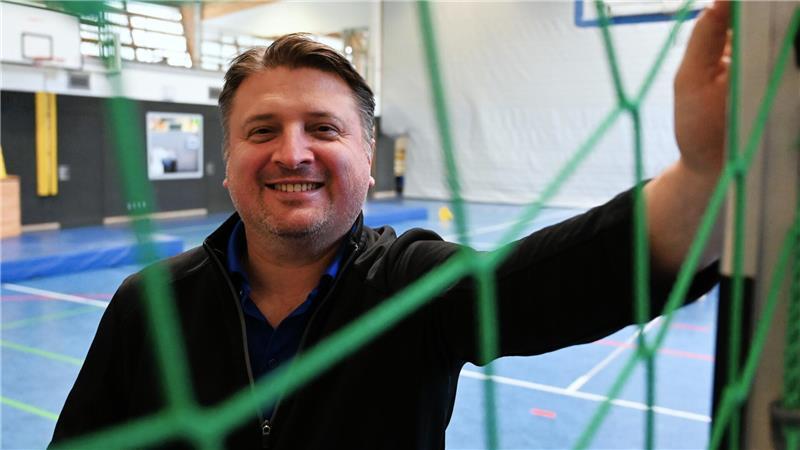 Von der VHS-Kassette zur KI: Wie Trainer heute Spiele analysieren Der Fredenbecker Trainer Matthias Steinkamp.