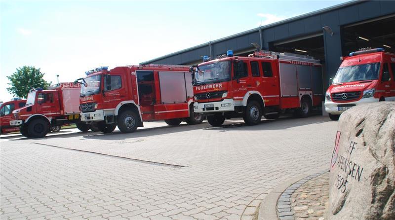 Feuerwehr Apensen: „Wir sind derzeit sehr gut ausgestattet“ Der Fuhrpark in Apensen umfasst fünf Fahrzeuge - ein neuer Mannschaftstransportwagen wird demnächst die Flotte ergänzen.