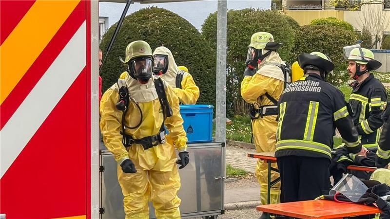 Der Fund eines Fläschchens mit der Aufschrift „Polonium 210“ in Vaihingen an der Enz hat einen Großeinsatz von Feuerwehr und Polizei ausgelöst.