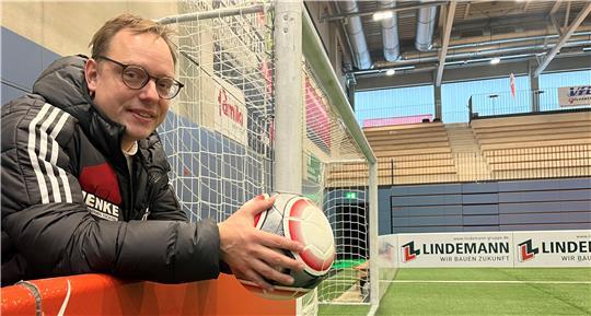 Der Fußball-Abteilungsleiter des VfL Güldenstern Stade, Torben Milbredt, agiert als Hauptorganisator des dreitägigen Turniers.