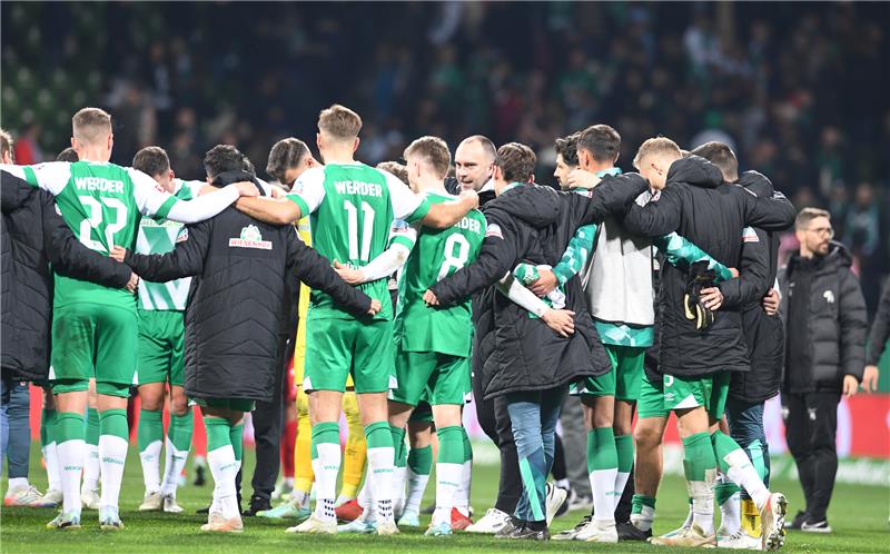 Der Fußball-Oberligist Heeslinger SC hat am Dienstag den Bundesligisten Werder Bremen zu Gast (Symbolbild). Foto: Carmen Jaspersen/dpa