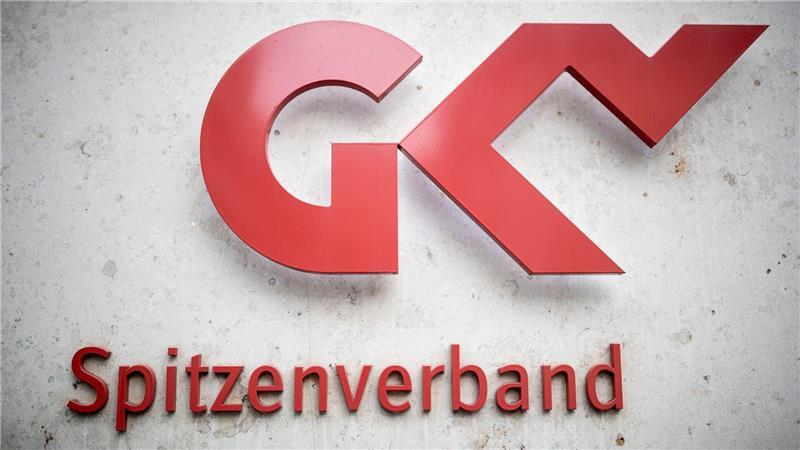 Der GKV-Spitzenverband, Vertreter der gesetzlichen Krankenkassen, streitet mit dem Bund um Milliardenkosten für Bürgergeldempfänger. (Archivbild)