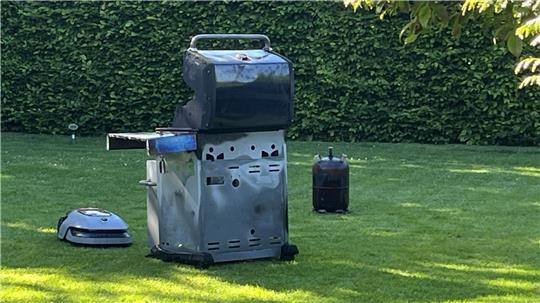 Der Gasgrill wurde durch den Brand völlig zerstört.