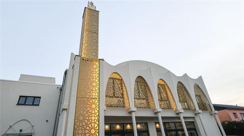 Der Gebetsruf des Muezzins sei nur im Gebäude zu hören, sagt der Imam der Ahmadiyya-Gemeinde.