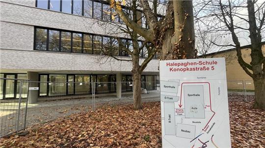 Der Gesamtpreis für den Neubau an der Konopkastraße und die anschließende Sanierung der älteren Gebäudeteile steigt auf insgesamt 23,5 Millionen Euro.