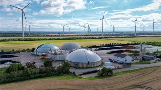 Der Gesetzgeber will in der Zukunft hochflexible Anlagen haben, um Solar- und Windkraftanlagen optimal zu ergänzen. (Symbolbild)