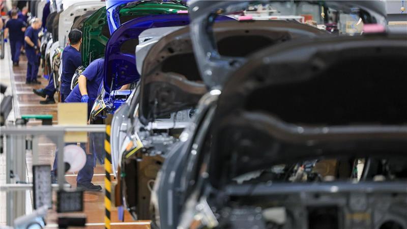 Der Gewinn der deutschen Autobauer sackte in den ersten neun Monaten deutlich ab. (Symbolbild)