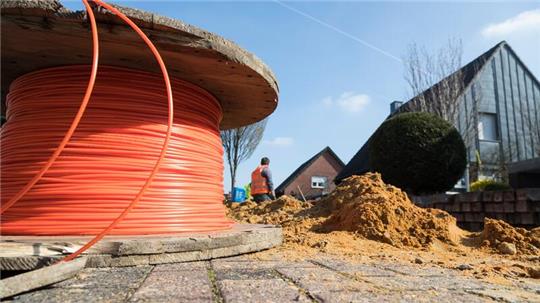 Der Glasfaserausbau bringt schnelles Internet aufs Land.