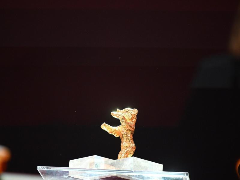 Der Goldene Bär reist nach Spanien. Foto: Monika Skolimowska/dpa-Zentralbild/dpa