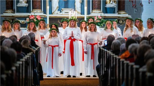 Der Gottesdienst in der St.-Wilhadi-Kirche ist ein Höhepunkt des Lucia-Fests.