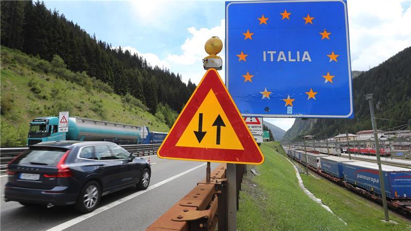 Der Grenzverkehr zwischen Italien und Österreich rückt vor der geplanten Brenner-Blockade in den Fokus. (Archivbild)