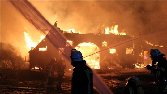 Der Großbrand in Dollern war ein herausragender Einsatz im vergangenen Jahr.