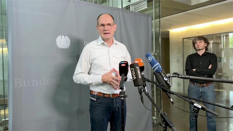 Der Grünen-Abgeordnete Dahmen ruft das Bundesverfassungsgericht an.