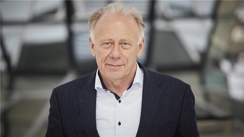 Der Grünen-Politiker Jürgen Trittin kommt für eine Lesung ins Stadeum.