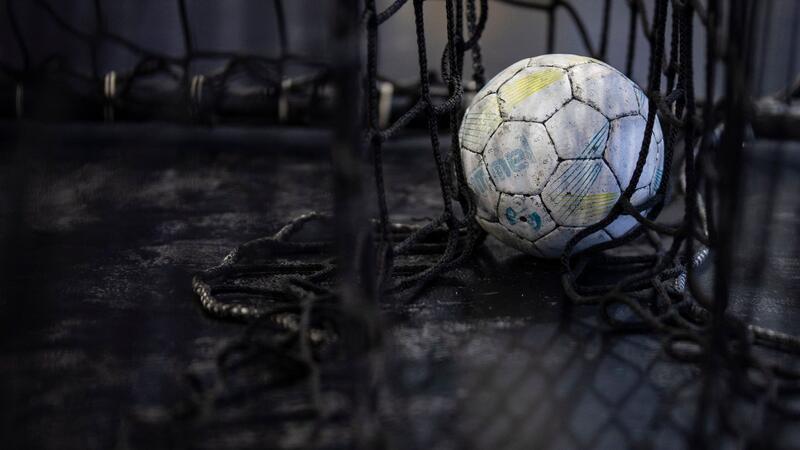 Hamburgs Handballer binden zwei Nachwuchsspieler an den Club Der HC Erlangen hat sich von Trainer Hartmuut Mayerhoffer getrennt.
