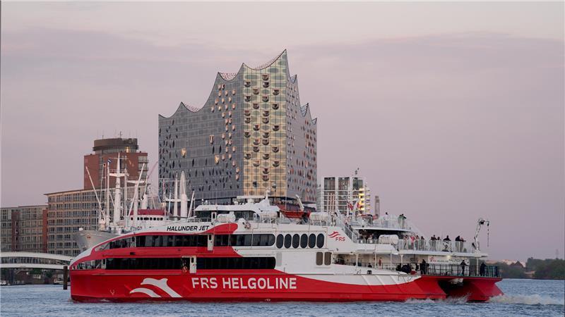 Sturm über Nordsee: Helgoland-Fähren stellen Verkehr ein Der HSC "Halunder Jet".