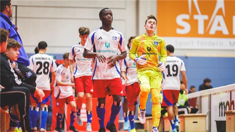 Noch größer - Dieses Fußballevent sucht seinesgleichen in der Region Der HSV, Kooperationspartner des VfL Güldenstern Stade, kommt mit seinen Mannschaften immer gern nach Stade.