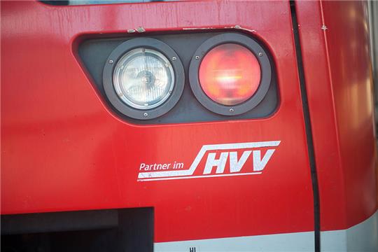 Der HVV zählte im Juni 89,3 Millionen Fahrgäste. Symbolfoto: dpa