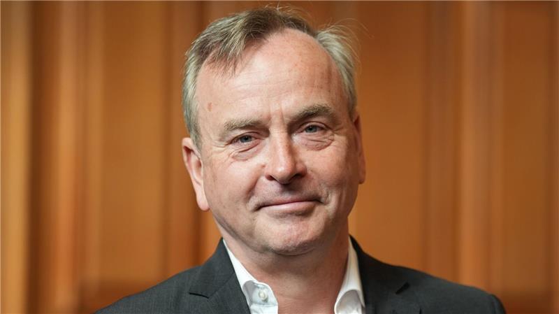 Datenschützer mahnt Handeln der Bundesregierung bei KI an Der Hamburger Datenschutzbeauftragte Thomas Fuchs weist die Bundesregierung auf Verpflichtungen hin. (Archivbild)