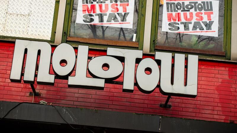 Hamburger Kultclub Molotow bleibt auf der Reeperbahn Der Hamburger Kultclub Molotow hat nach monatelanger Suche eine neue Location gefunden.