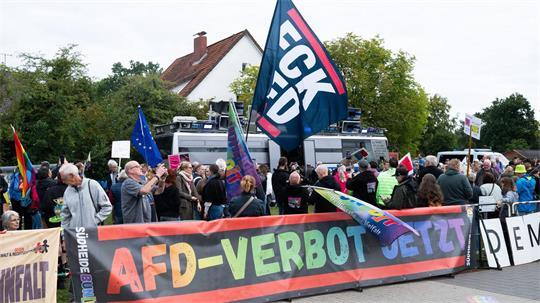 Der Hamburger Politikwissenschaftler Kai-Uwe Schnapp hält ein AfD-Verbotsverfahren für grundfalsch. (Symbolbild)