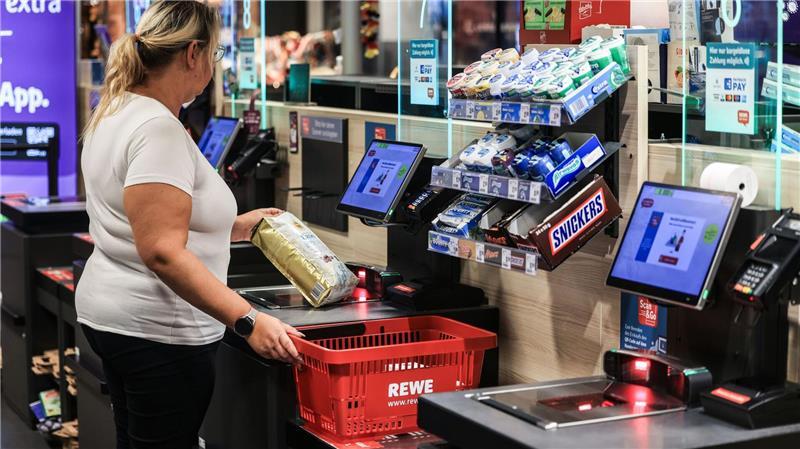 Der Handelskonzern Rewe setzte 2025 mehr um als im Vorjahr. (Archivbild)