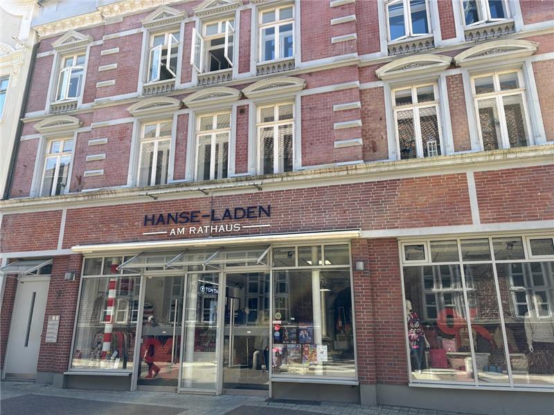 Der Hanseladen am Rathaus ist seit einigen Wochen geschlossen. Es läuft ein Insolvenzverfahren. Wie es an dem Standort weitergeht, ist ungewiss.